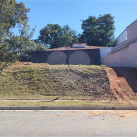 Terreno à venda com 1 suíte no condomínio Jatobás, Vinhedo - SP