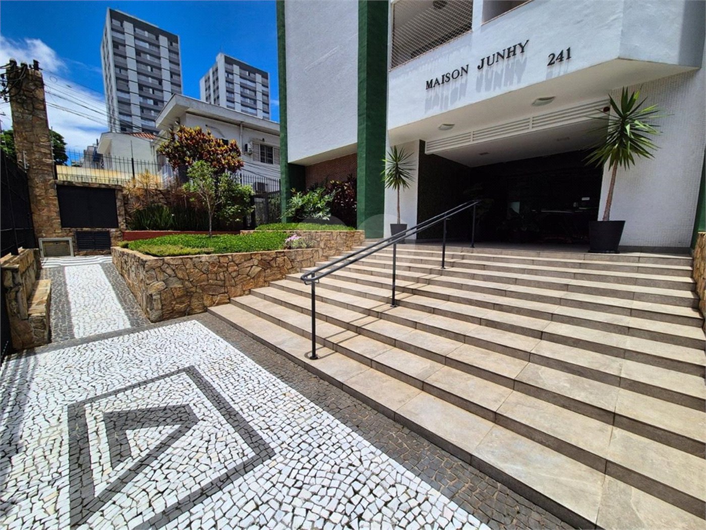 Apartamento à venda com 3 quartos, sendo 1 suíte, em Vila Clementino, São Paulo, SP