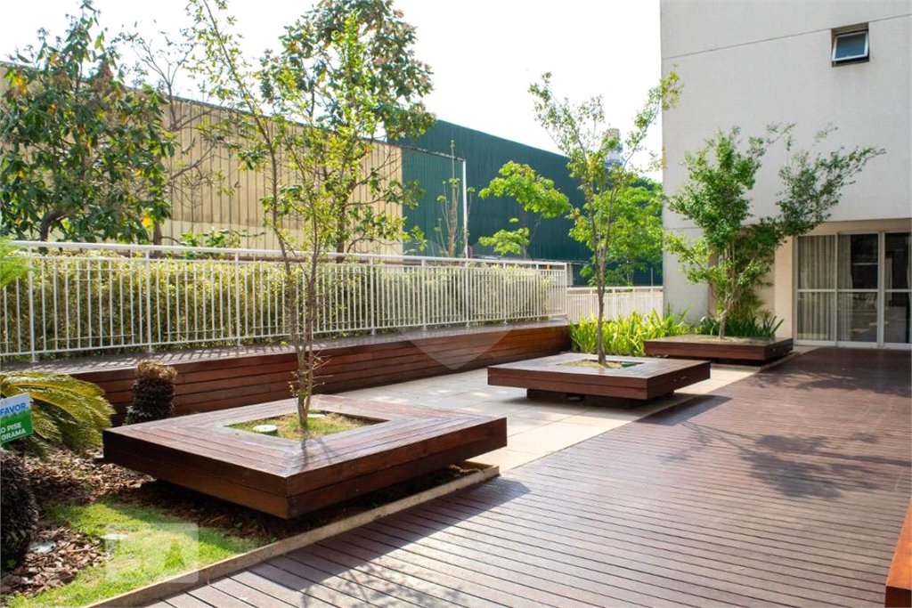 Apartamento à venda com 3 quartos, sendo 1 suíte,  em Vila Anastácio, São Paulo, SP