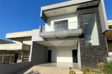 Casa à venda com 3 quartos, sendo 1 suíte, no condomínio Helena Maria, Sorocaba - SP