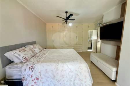 Casa à venda com 4 quartos, sendo 2 suítes,  no condomínio Morada da Lua, Vinhedo - SP