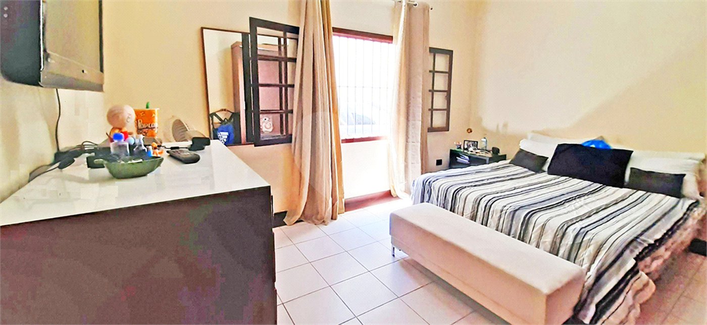 Casa à venda com 4 quartos, sendo 2 suítes, em Planalto Paulista, São Paulo, SP