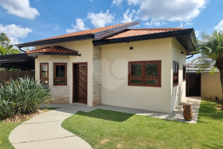 Casa à venda ou para alugar com 3 quartos, sendo 1 suíte, no condomínio Terras de Vinhedo, Vinhedo - SP