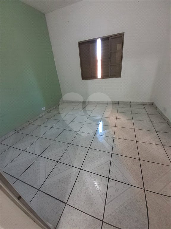 Sobrado à venda com 4 quartos em Vila Correa, Ferraz de Vasconcelos, SP