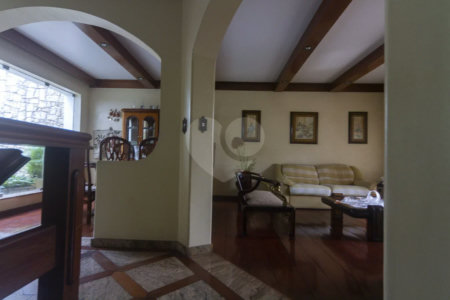 Casa à venda com 4 suítes em Jardim Franca, São Paulo, SP