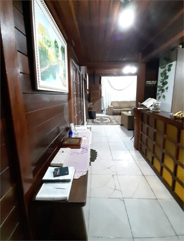 Sobrado à venda com 3 quartos, sendo 1 suíte,  no Centro, Vinhedo, SP