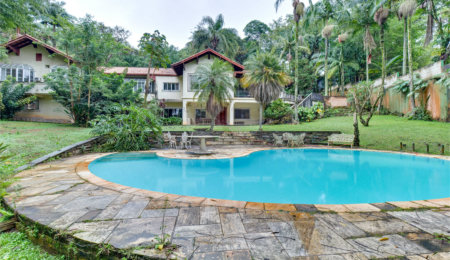 Casa à venda com 5 suítes no condomínio Chácara Flora, São Paulo - SP