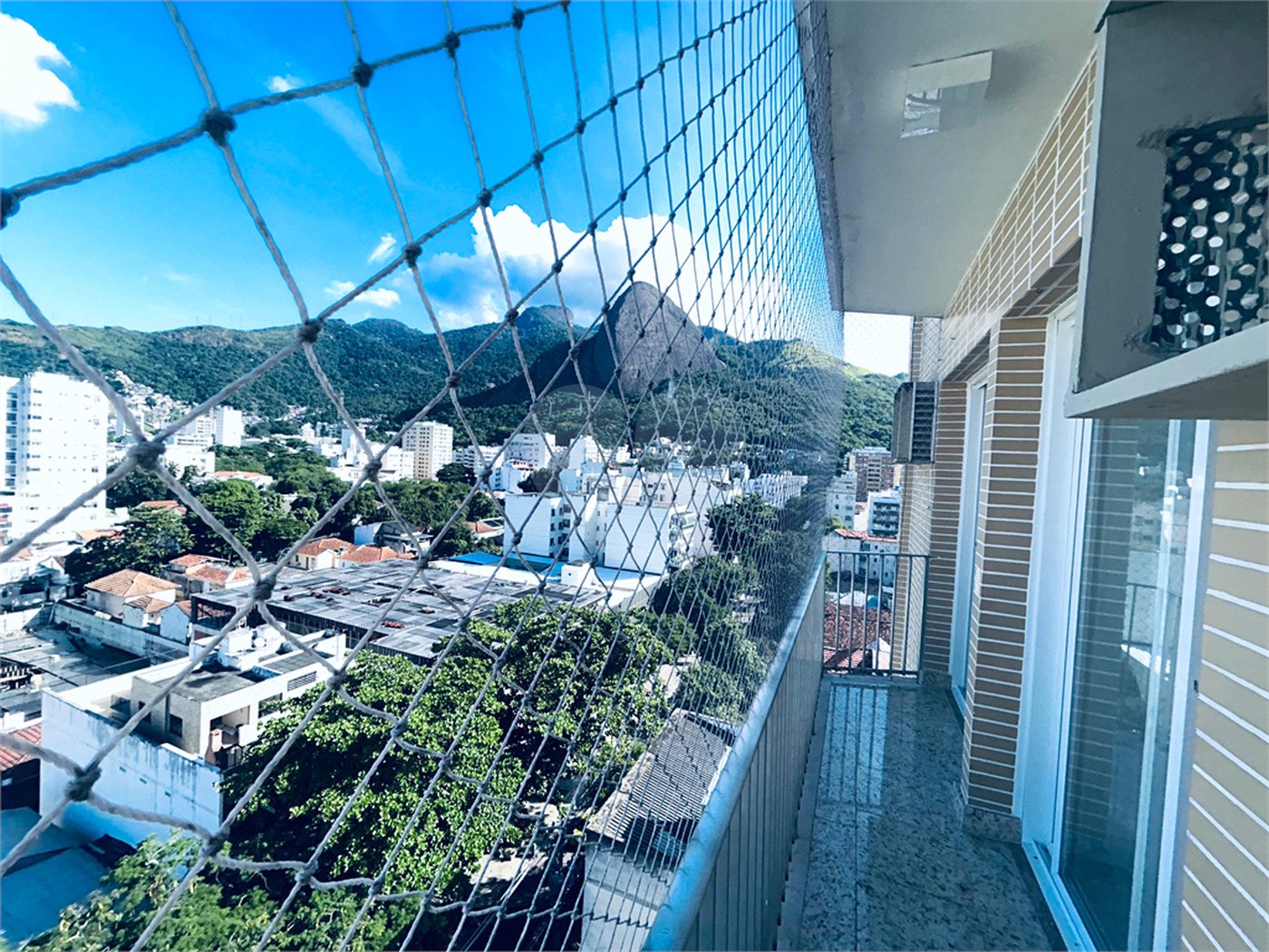Apartamento à venda com 2 quartos, sendo 1 suíte, em Grajaú, Rio de Janeiro, RJ