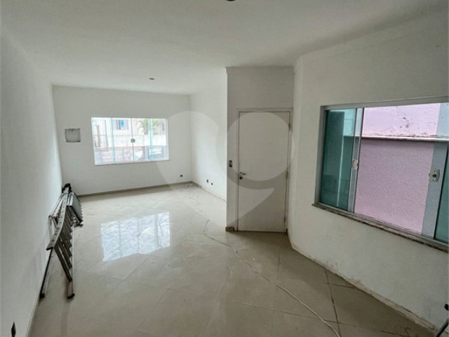 Sobrado à venda com 3 suítes em Santana, São Paulo, SP