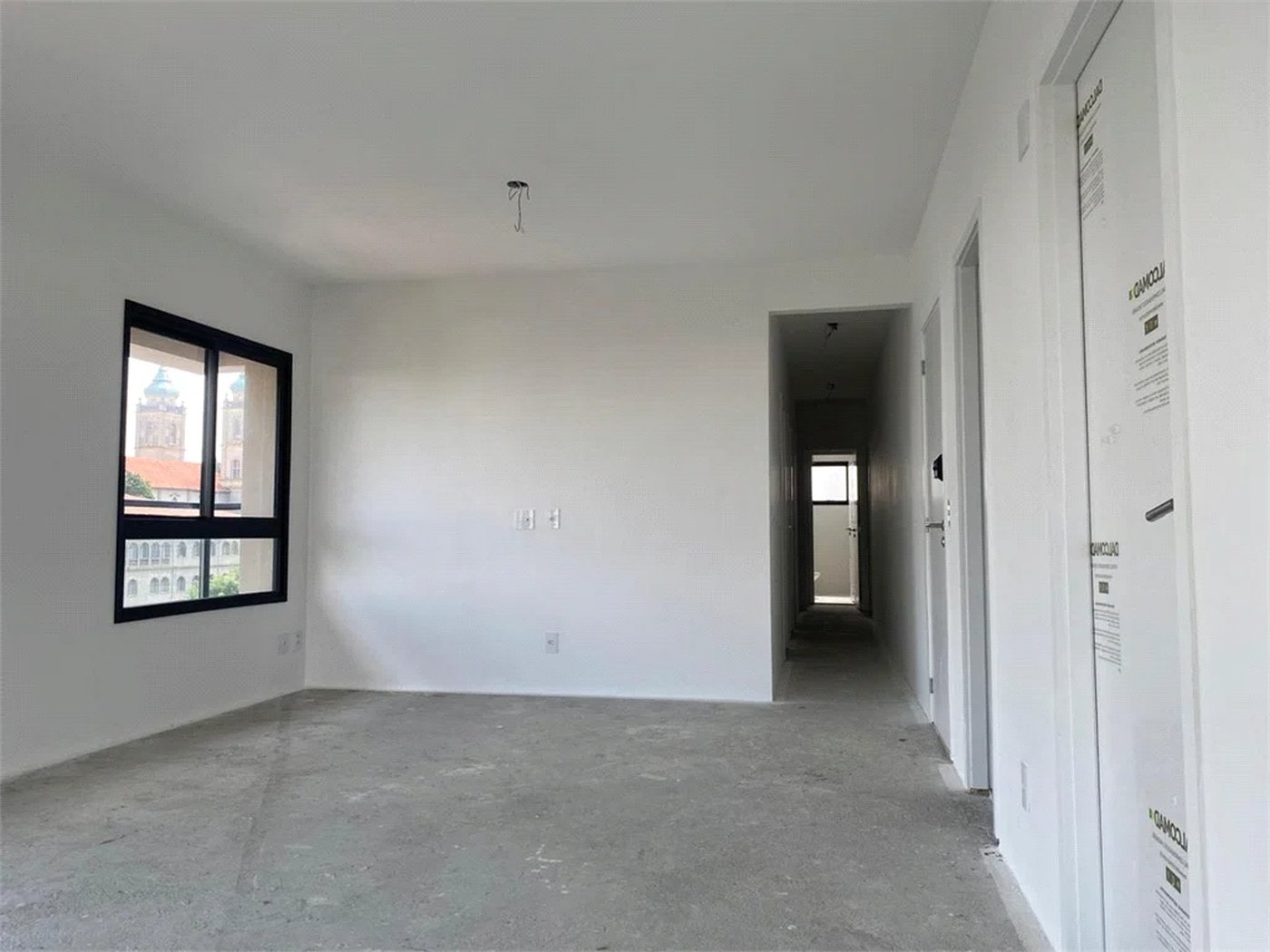 Apartamento à venda com 4 quartos, sendo 2 suítes,  em Pinheiros, São Paulo, SP