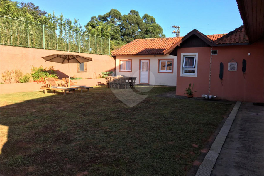 Casa à venda com 3 suítes no condomínio Suíça da Cantareira, Mairiporã - SP