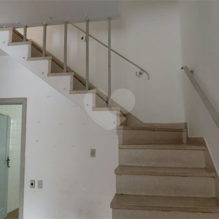 Sobrado à venda com 2 quartos em Vila Ipojuca, São Paulo, SP