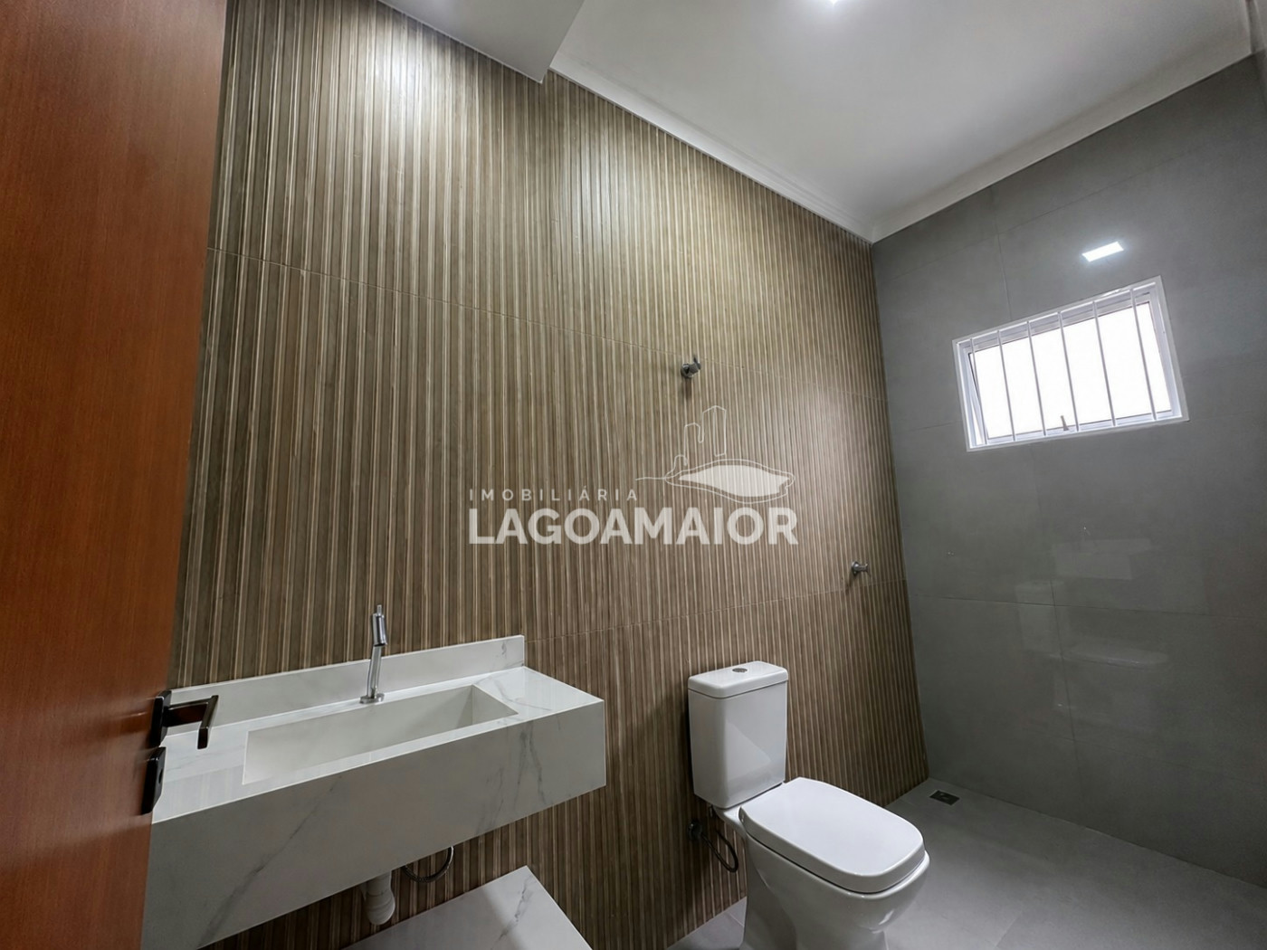 Casa à venda com 3 quartos, sendo 1 suíte, em Bela Vista da Lagoa, Três Lagoas - MS
