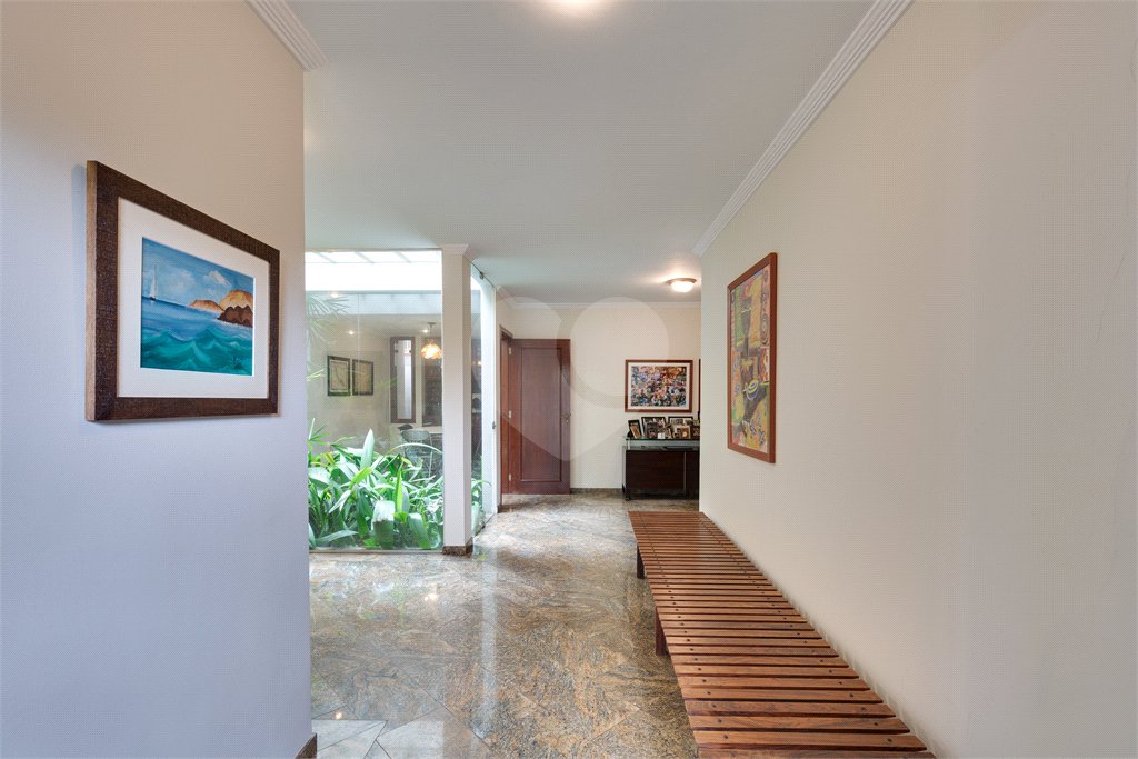 Casa Térrea à venda com 4 quartos, sendo 2 suítes, em Alto da Boa Vista, São Paulo, SP