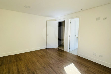 Apartamento à venda com 3 suítes em Baeta Neves, São Bernardo do Campo, SP