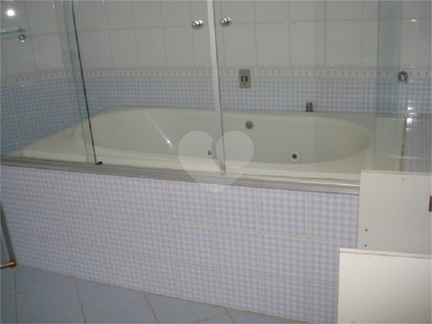 Sobrado para alugar com 5 quartos, sendo 2 suítes,  em Vila Suíça, Indaiatuba, SP