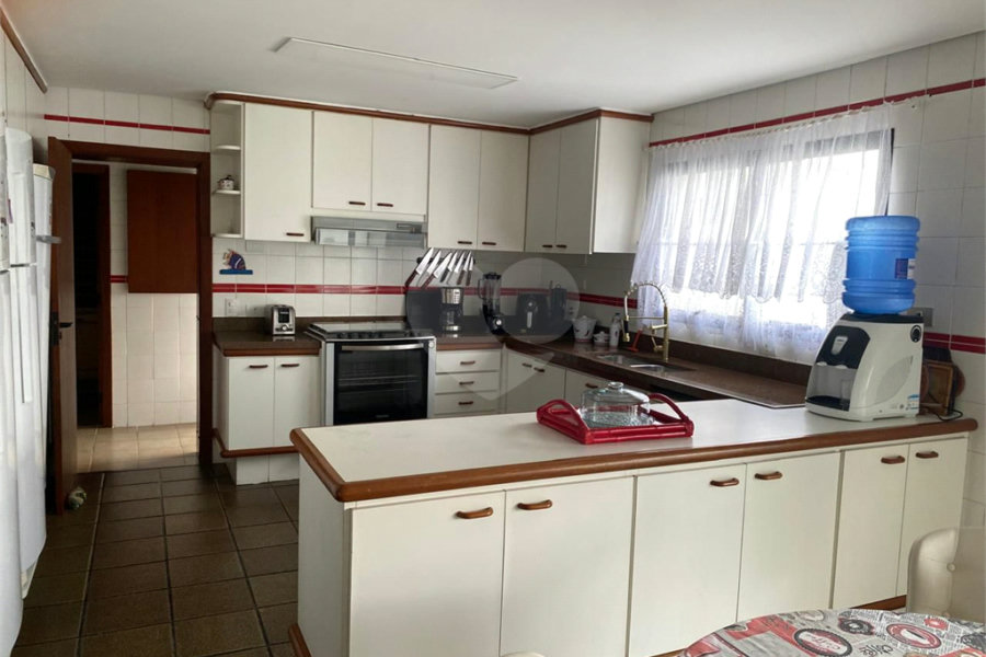 Apartamento à venda com 4 suítes em Jardim Astúrias, Guarujá, SP