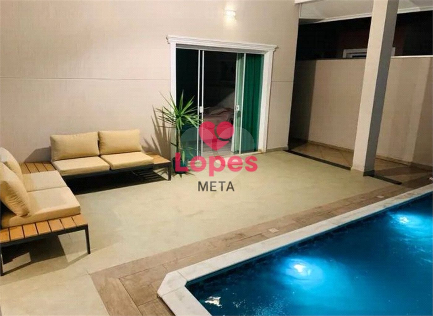 Casa à venda com 4 quartos, sendo 3 suítes, no condomínio Casa Sunset Garden, Jacareí - SP