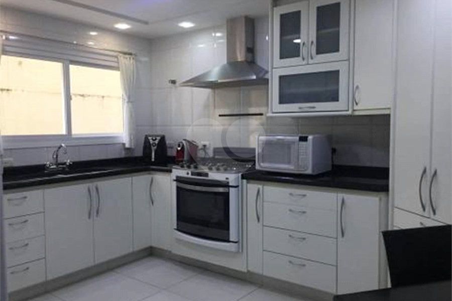 Casa à venda com 4 quartos, sendo 3 suítes,  no condomínio Residencial Nova Cantareira, São Paulo - SP