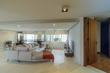 Apartamento à venda com 4 quartos, sendo 3 suítes, em Campo Belo, São Paulo, SP