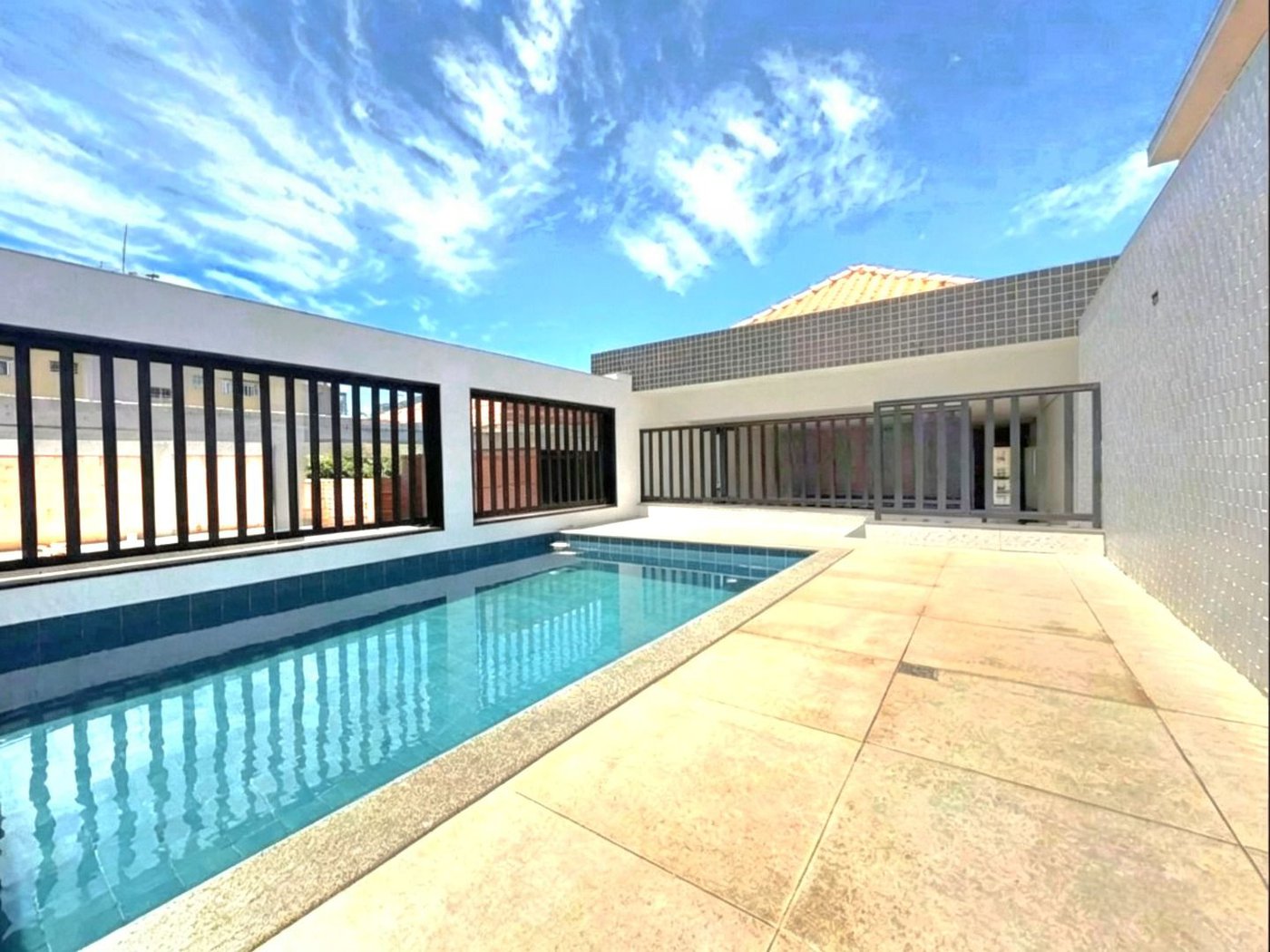 Sobreposta Alta à Venda na Aparecida em Santos | 3 Suítes | Piscina | Salão de Festas | 2 Vagas | 202 m²