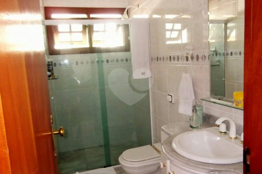 Casa à venda com 3 suítes no condomínio Praça Monsenhor Macedo,10, São Paulo - SP