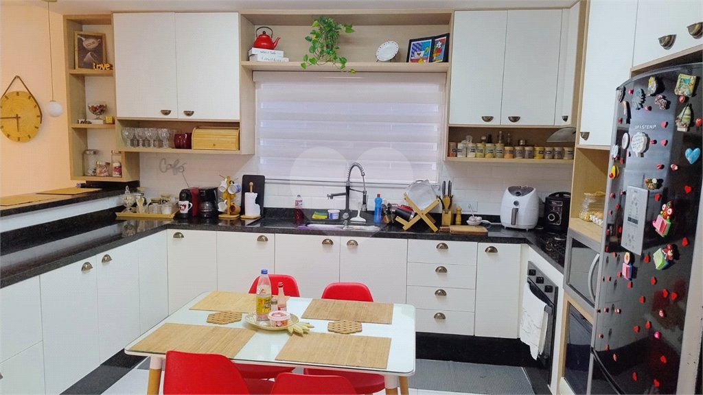 Casa à venda com 3 quartos, sendo 2 suítes, no condomínio Planície do Araguaia, Rio de Janeiro - RJ