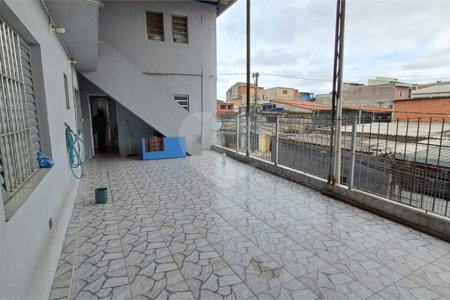 Sobrado à venda com 2 quartos, sendo 1 suíte, em Vila Zat, São Paulo, SP