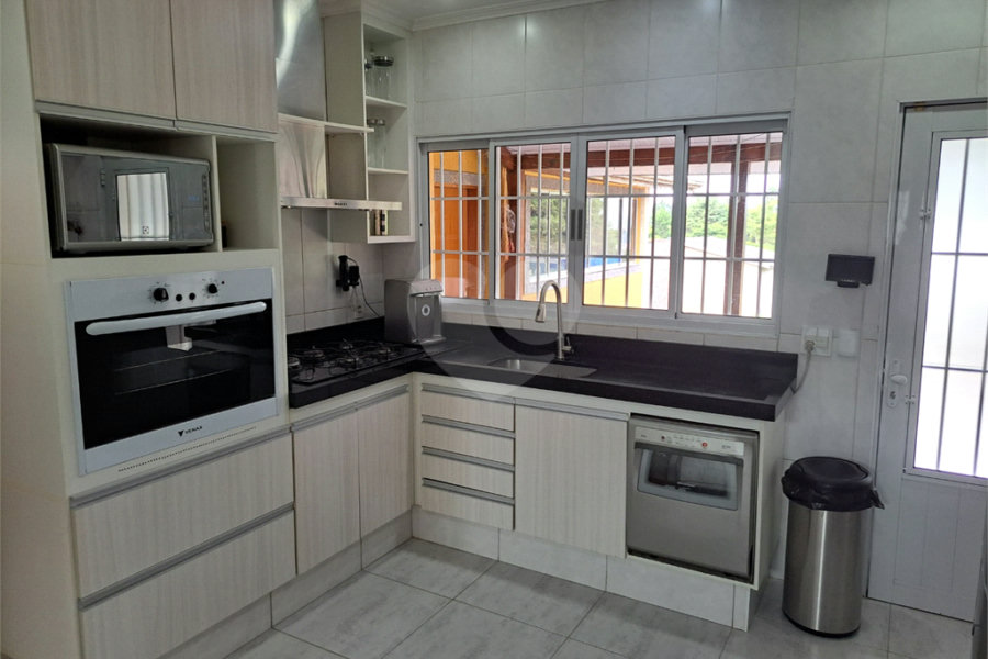 Casa à venda com 3 suítes em Granja Viana, Cotia, SP