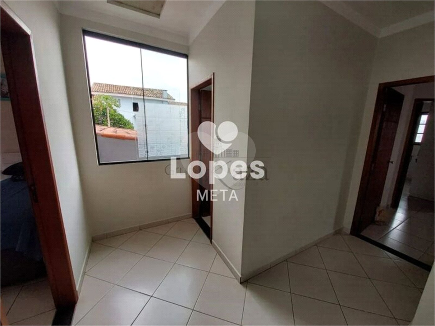 Casa à venda com 3 quartos, sendo 1 suíte,  no condomínio Loteamento Vila Branca, Jacareí - SP