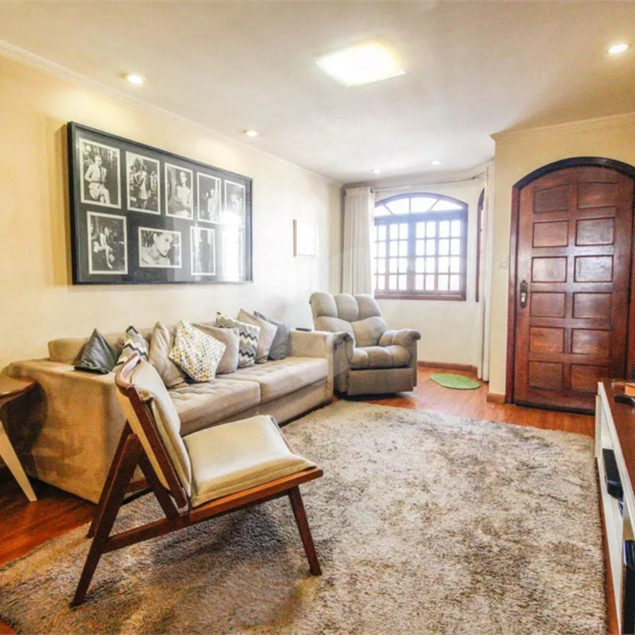 Sobrado à venda com 3 quartos, sendo 1 suíte, em Parada Inglesa, São Paulo, SP