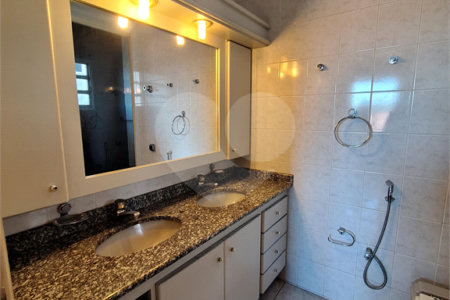 Casa à venda ou para alugar com 4 quartos, sendo 2 suítes,  em Santa Rosa, Vinhedo, SP