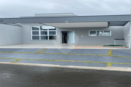 Casa à venda com 3 quartos, sendo 1 suíte, no condomínio Vila Ytu, Indaiatuba - SP