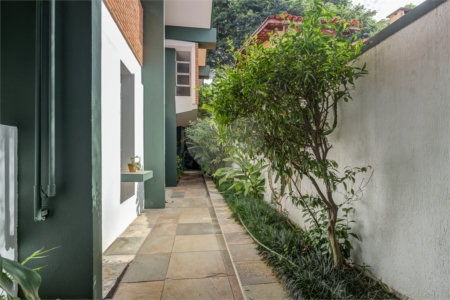 Sobrado à venda com 3 quartos, sendo 1 suíte,  em Granja Julieta, São Paulo, SP