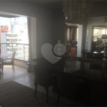 Apartamento à venda com 4 quartos, sendo 3 suítes, em Moema, São Paulo, SP