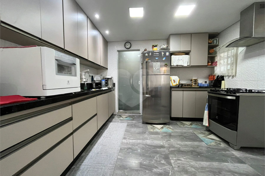 Sobrado à venda com 2 quartos, sendo 1 suíte, em Vila Nova Mazzei, São Paulo, SP