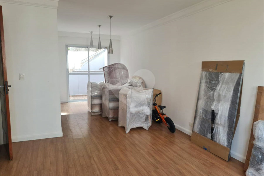 Casa à venda com 3 quartos, sendo 1 suíte, no condomínio Jardim Itatinga II, São Paulo - SP