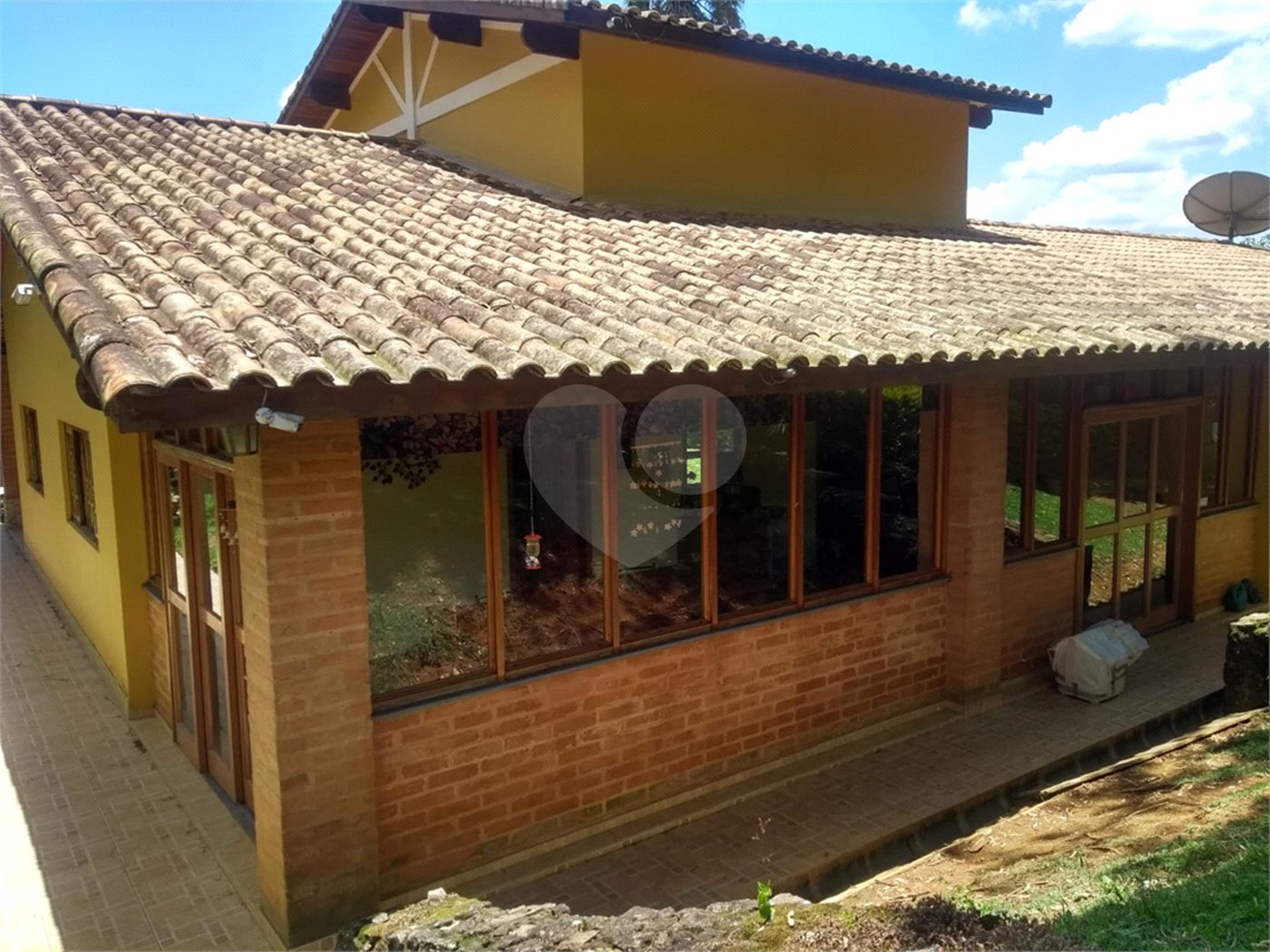 Chácara à venda com 4 quartos, sendo 1 suíte, em Bairro dos Pires, Extrema, MG