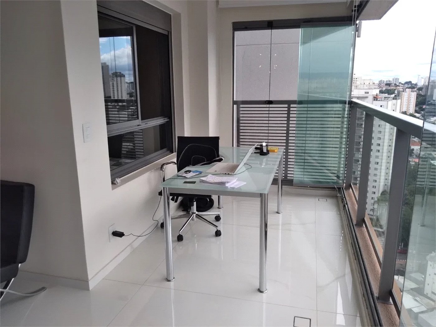 Apartamento à venda com 2 quartos, sendo 1 suíte,  em Vila Romana, São Paulo, SP