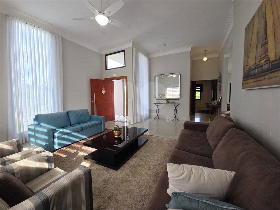 Casa à venda com 3 suítes no condomínio Village Ipanema I, Araçoiaba da Serra - SP