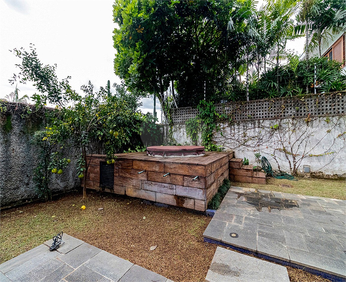 Casa à venda com 3 quartos, sendo 2 suítes, em Alto de Pinheiros, São Paulo, SP