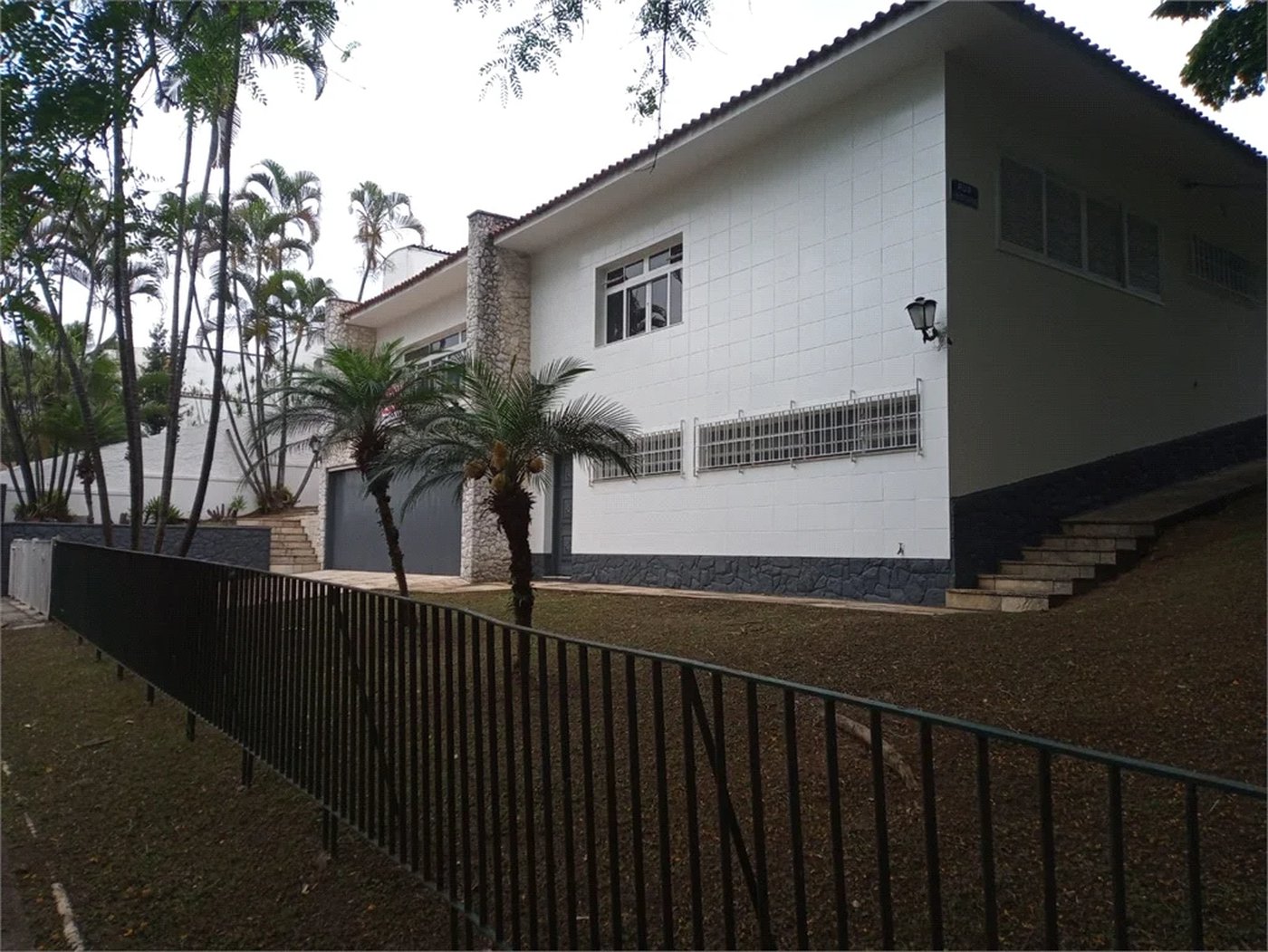 Casa Térrea à venda ou para alugar com 3 quartos, sendo 1 suíte,  em Caxingui, São Paulo, SP