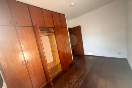 Sobrado à venda com 3 quartos, sendo 1 suíte,  em Vila Santo Antônio, São Paulo, SP