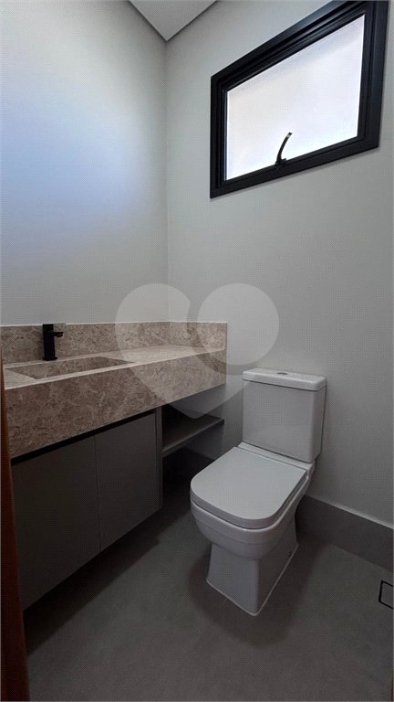 Casa à venda com 4 quartos, sendo 3 suítes, no condomínio Residencial Mont'alcino, Valinhos - SP