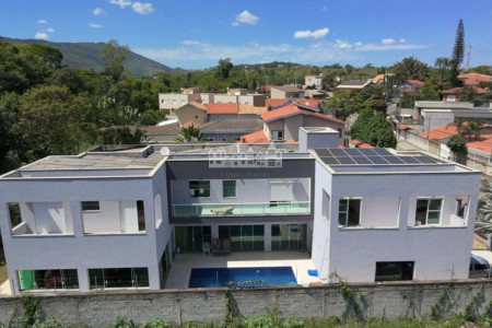 Casa à venda com 5 quartos, sendo 3 suítes, em Loteamento Jardim Morumbi, Atibaia, SP