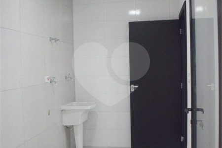 Casa à venda com 4 suítes no condomínio Figueira Garden, Atibaia - SP