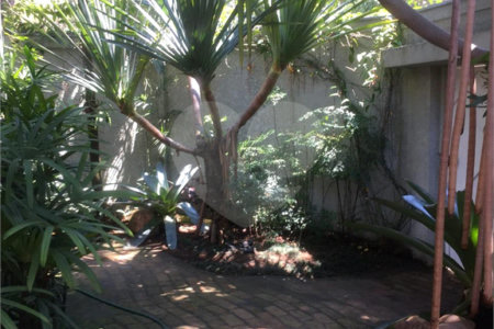 Sobrado à venda com 4 quartos, sendo 1 suíte, em Jardim Novo Mundo, São Paulo, SP