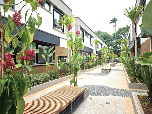 Casa à venda com 4 suítes no condomínio Venezia, São Paulo - SP
