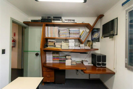 Casa à venda com 8 quartos, sendo 2 suítes, em Indianópolis, São Paulo, SP