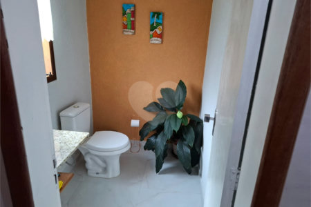 Casa à venda com 2 suítes em Vila Figueira, Suzano, SP